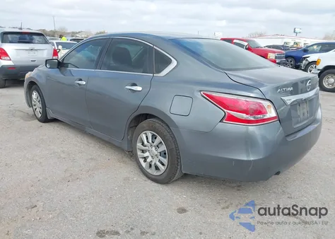 2015 Nissan Altima 2.5 S z USA, uszkodzony, nr VIN 1N4AL3AP8FN876874